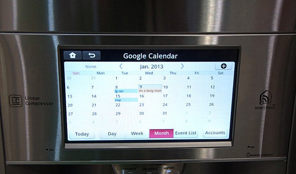 LG-smart-fridge-displays-the-Google-calendar