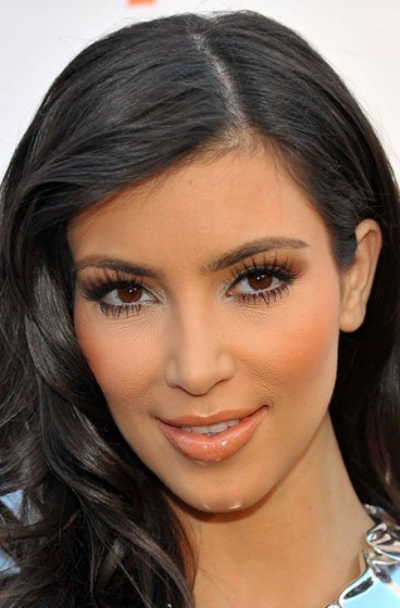 top-9-celebrities-makeup-disasters-kim-kardashian1-368x560